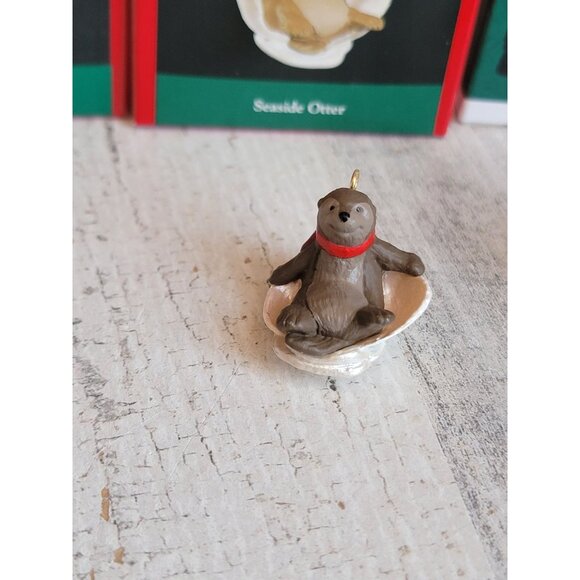 Hallmark otter beaver miniature ornament Xmas set sea - Picture 3 of 6